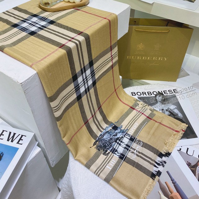 Burberry經典寬格混紡大規格披肩經典格子披肩圍巾 巴寶莉2021新款女士棉絨圍巾  mmj1317